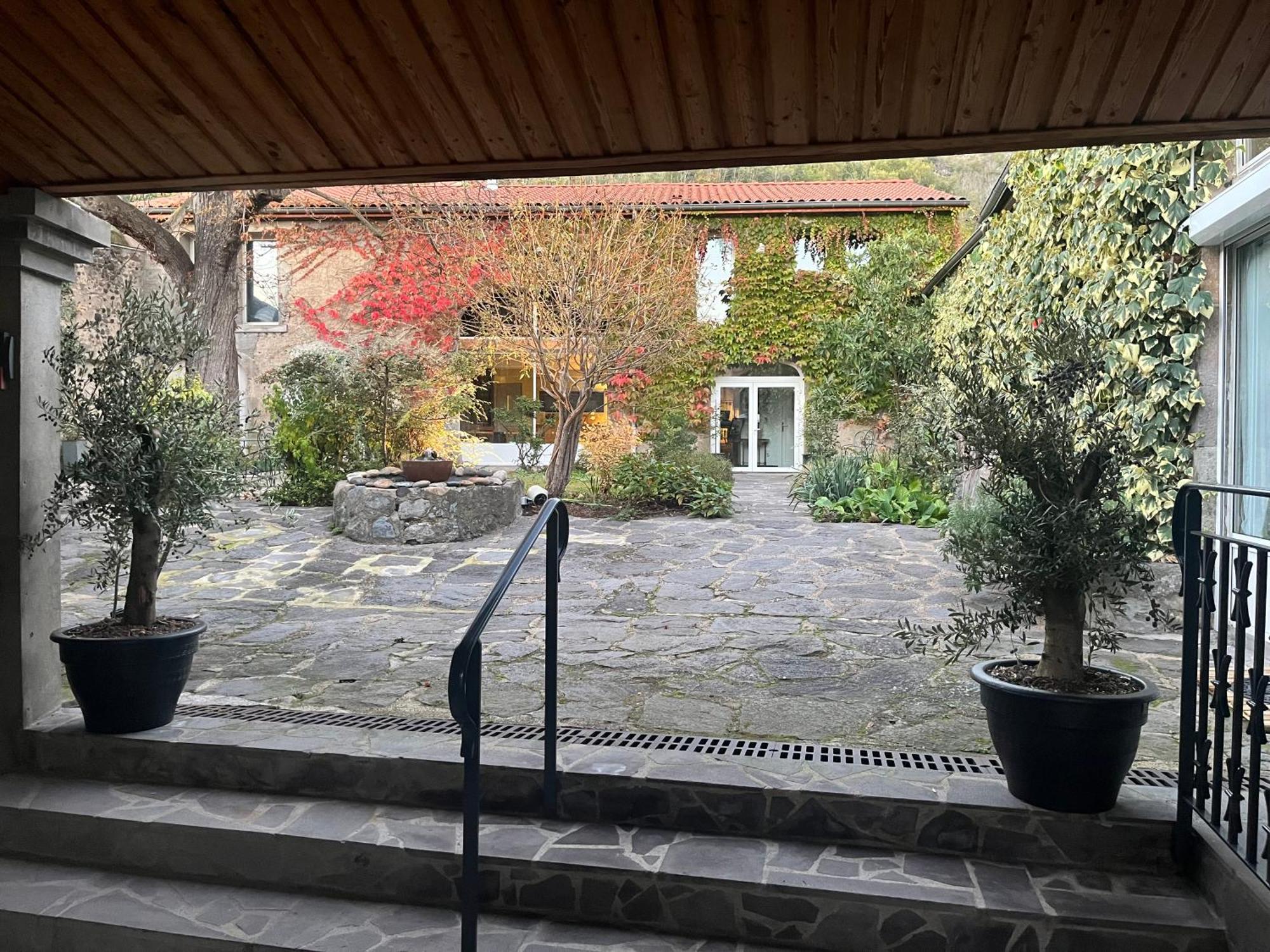 Hotel La Cour Carree Perrier Exterior foto